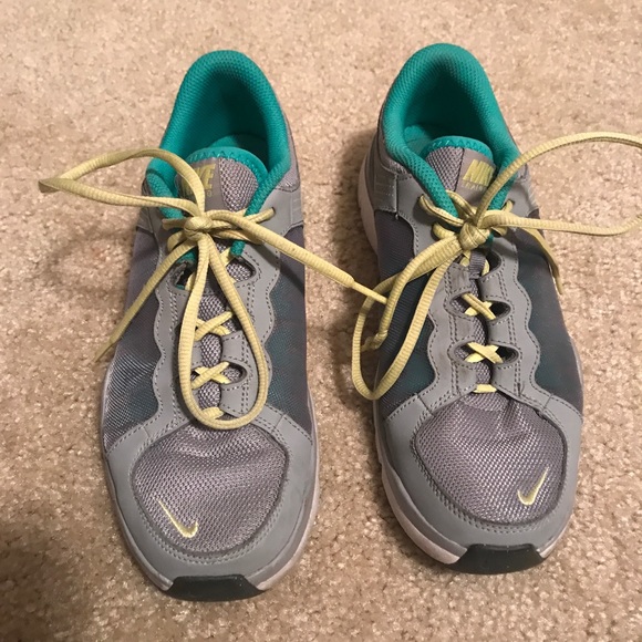 Nike Shoes - Nike Training Flex TR2